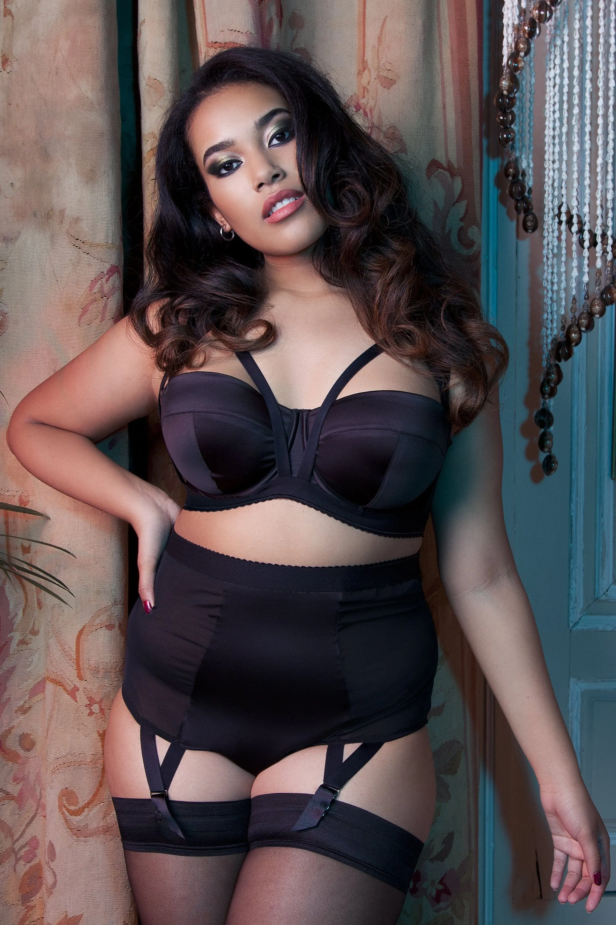 Candace Noir Girdle Panty Curve