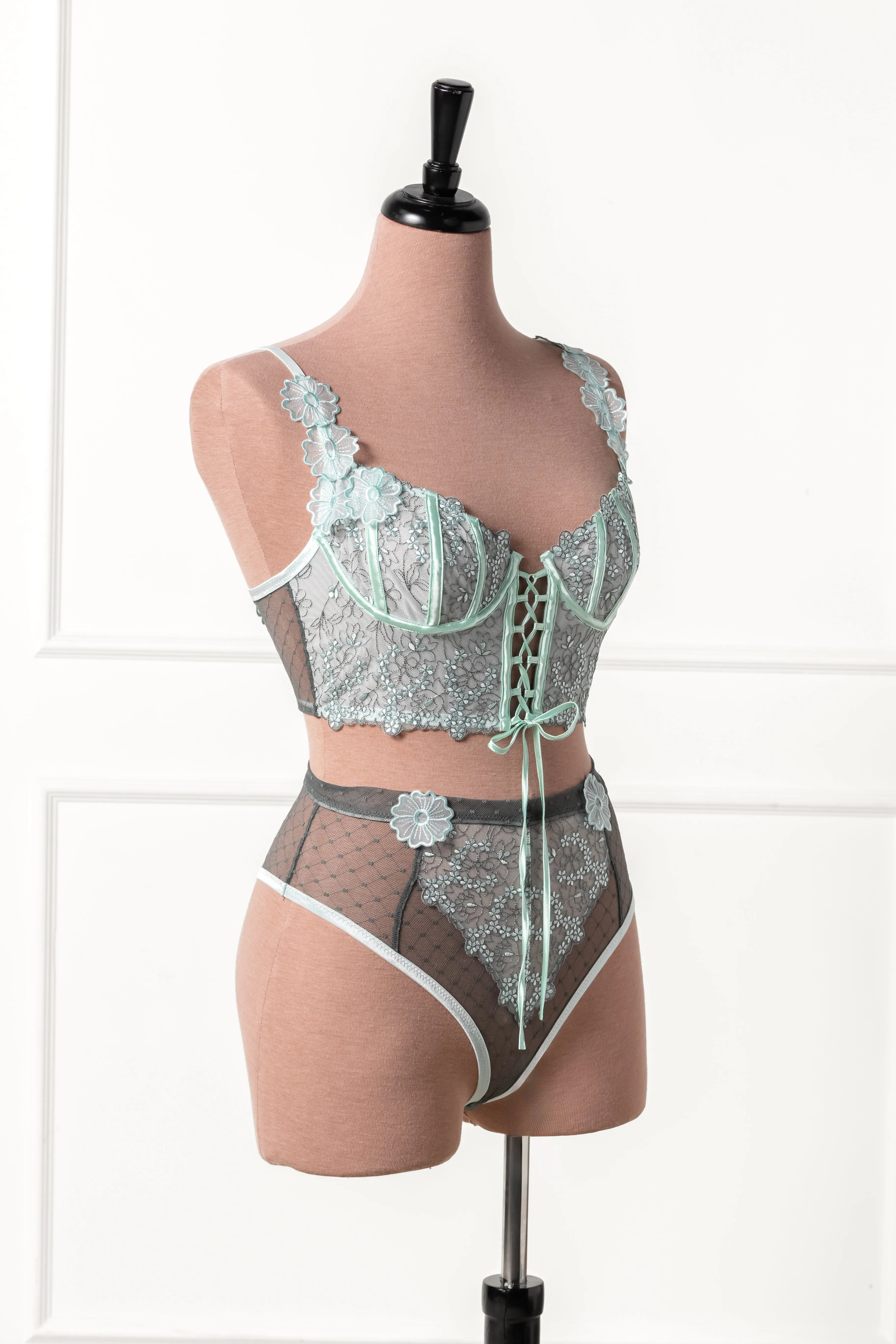Embroidered High Waist Backless Panty - Mint Julep