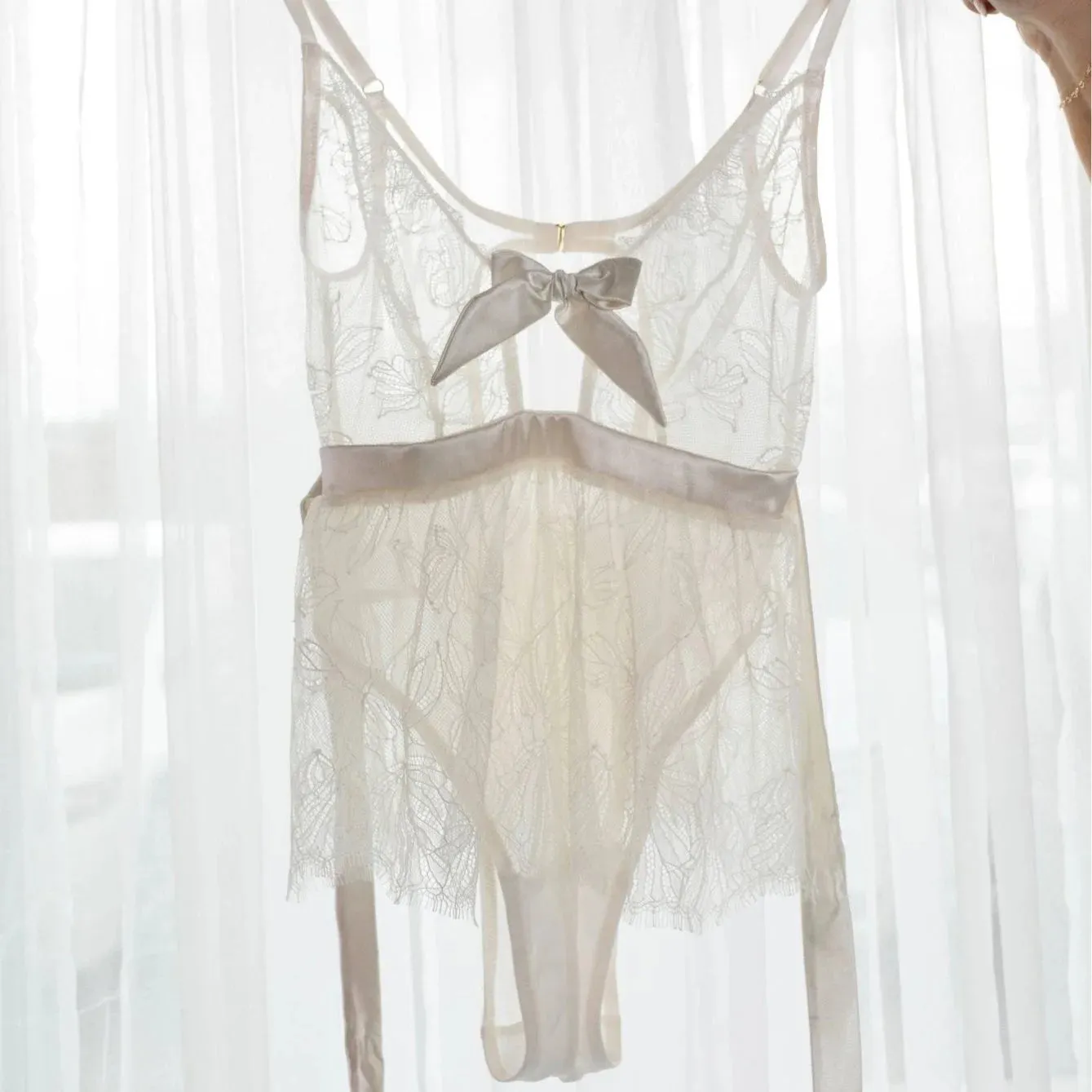 Eyelash Lace Crotchless Teddy - Pearl