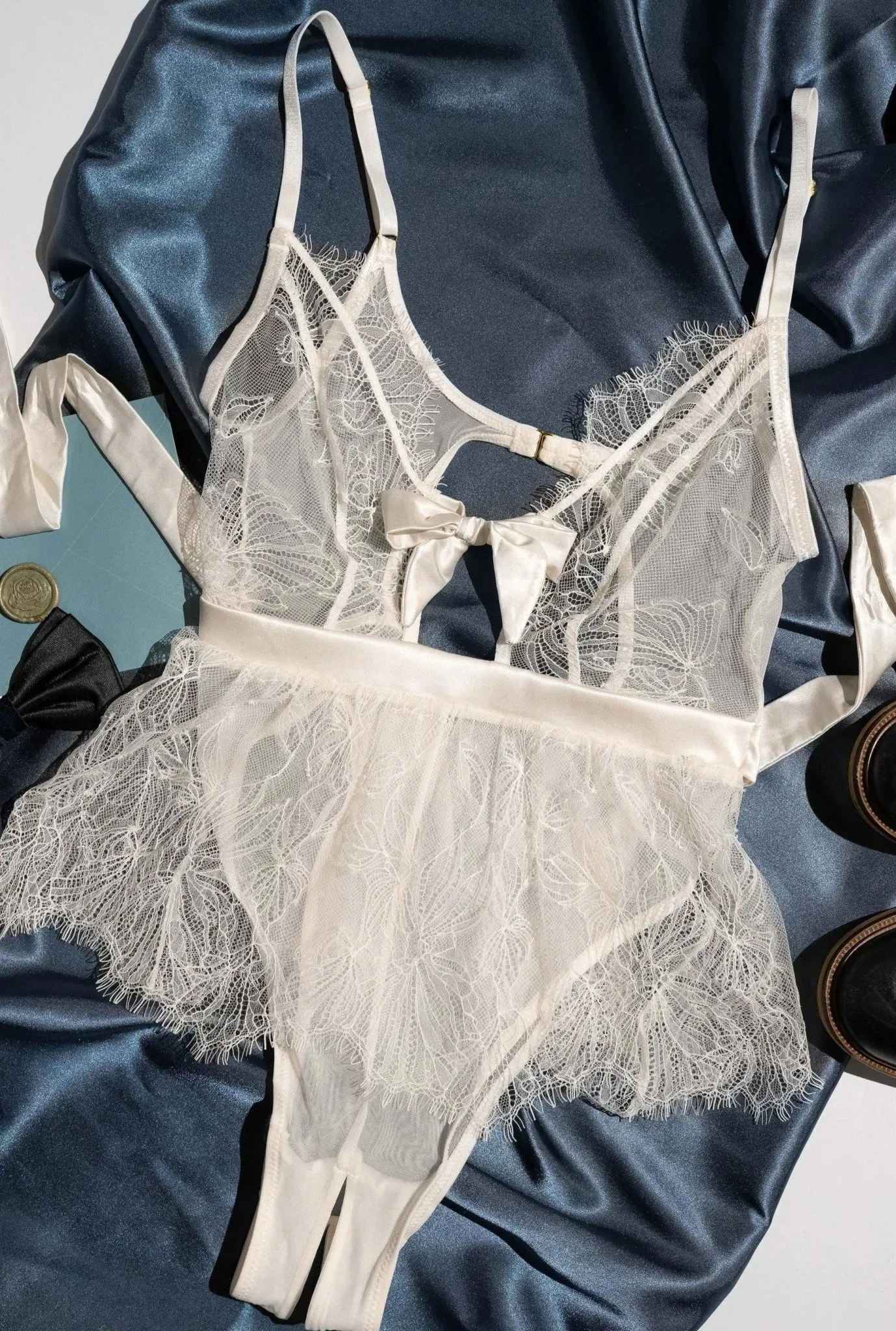 Eyelash Lace Crotchless Teddy - Pearl