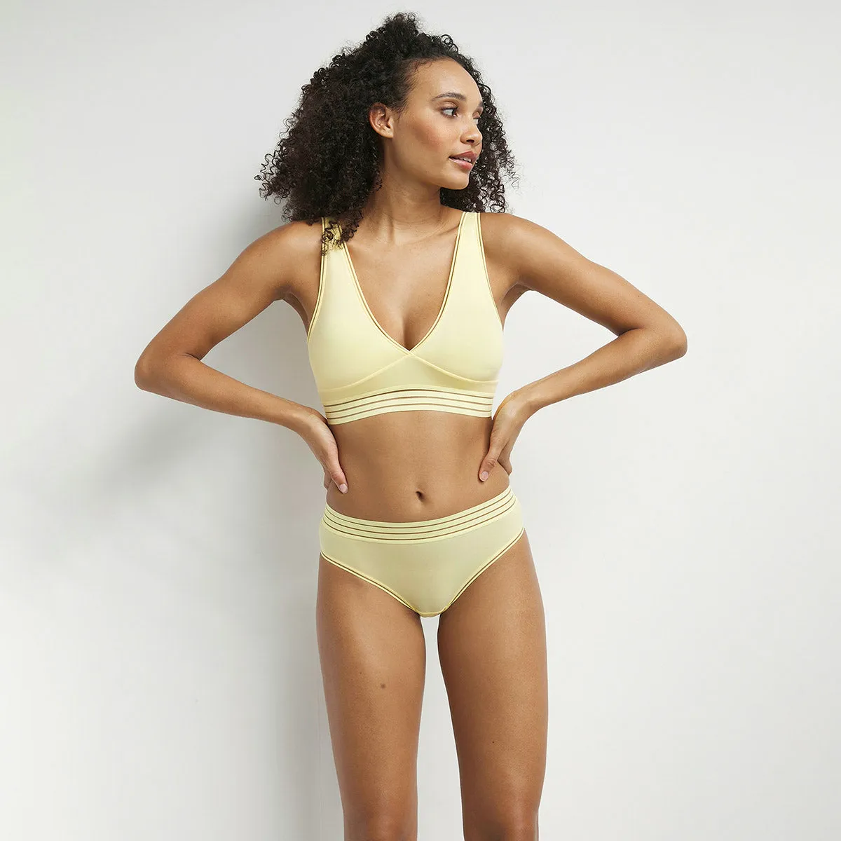 Non-wired triangle bra in microfibre Yellow Oh My Dim's